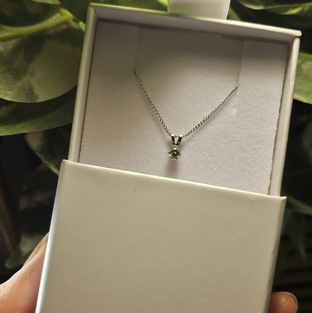 14kt Diamond Necklace